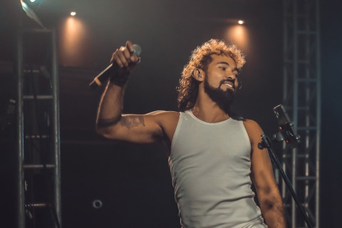 Cantor paraense Davi Leão morre aos 40 anos em Curitiba
