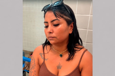Mulher com mandado por tráfico de drogas é presa pela PRF durante fiscalização em ônibus na BR-163