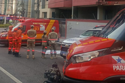 Mulher morre após queda de edifício na Doca, em Belém