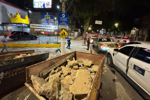 Prefeitura multa loja de fast food por danos à calçada histórica na avenida Nazaré